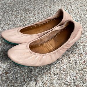 Tieks Ballet flats in Ballerina Pink. Size 6